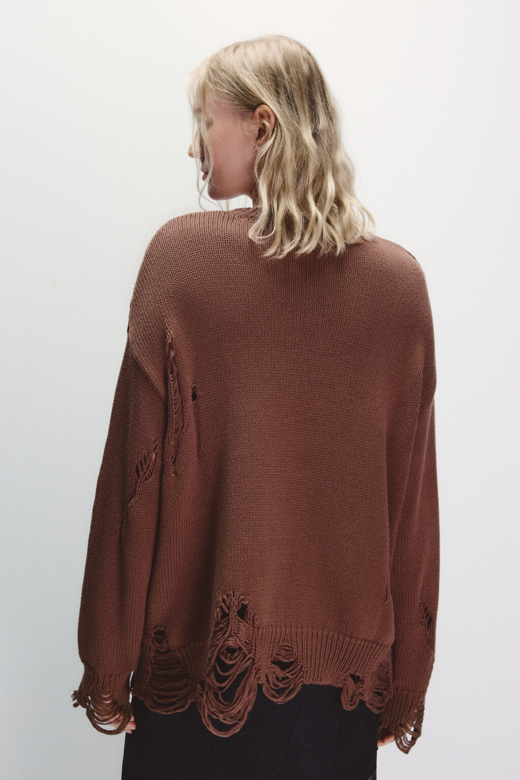 Джемпер вязаный с рваным декором - цвет бежевый - 4