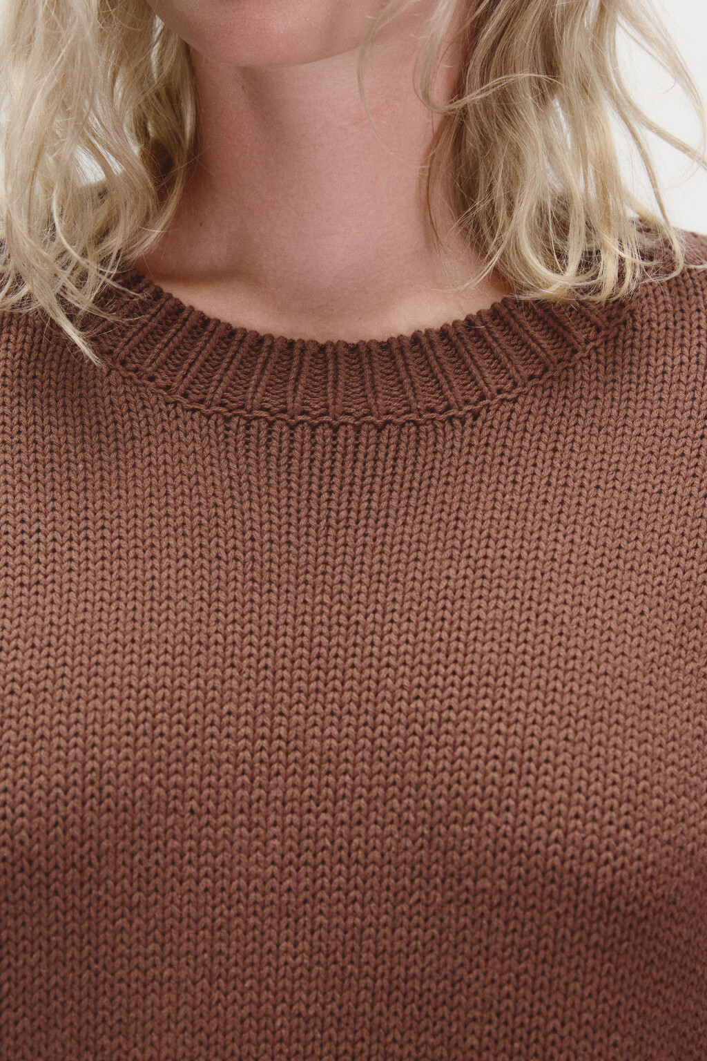 Джемпер вязаный с рваным декором - цвет бежевый - 6