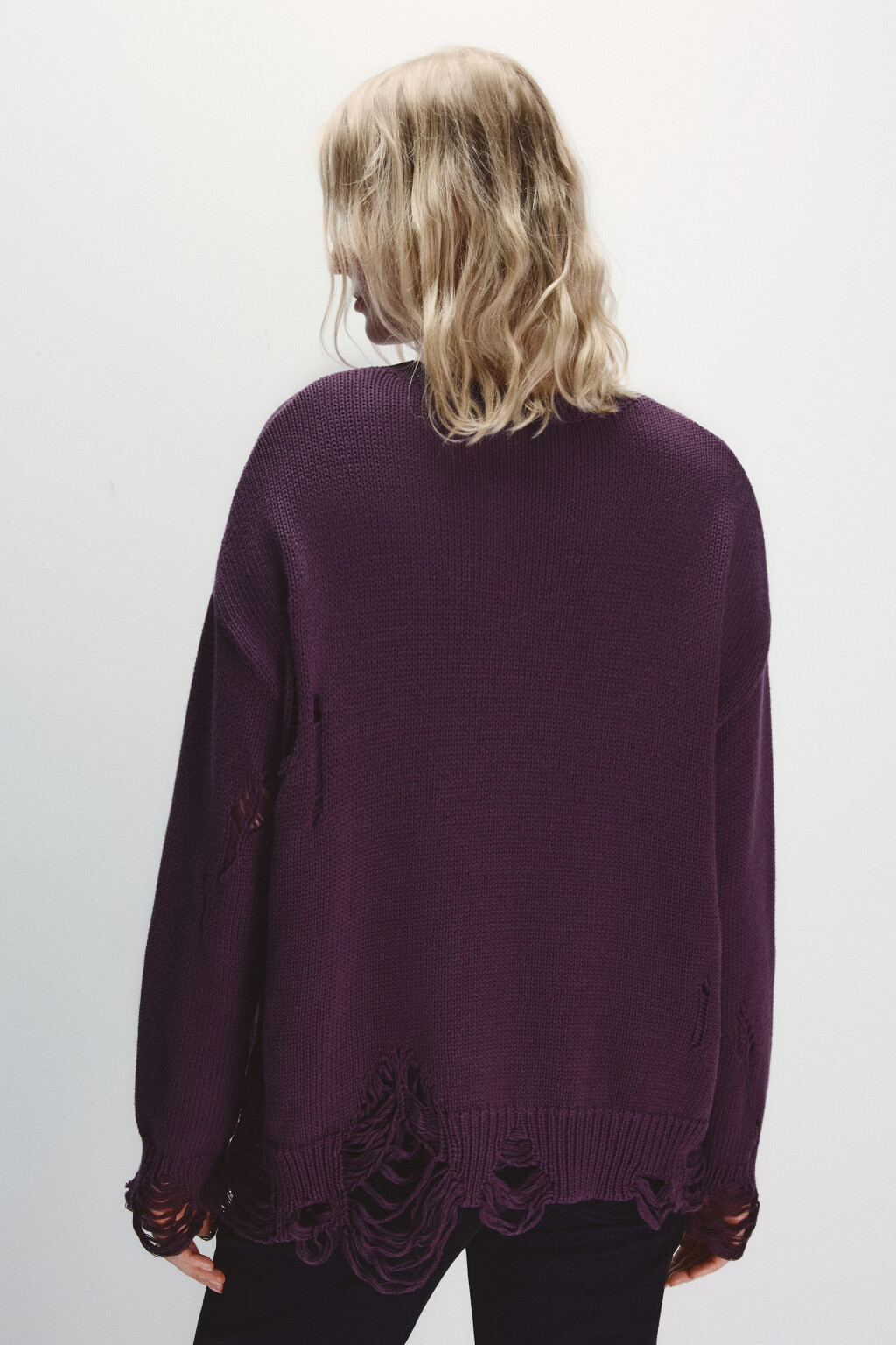Джемпер вязаный с рваным декором - цвет фиолетовый - 3