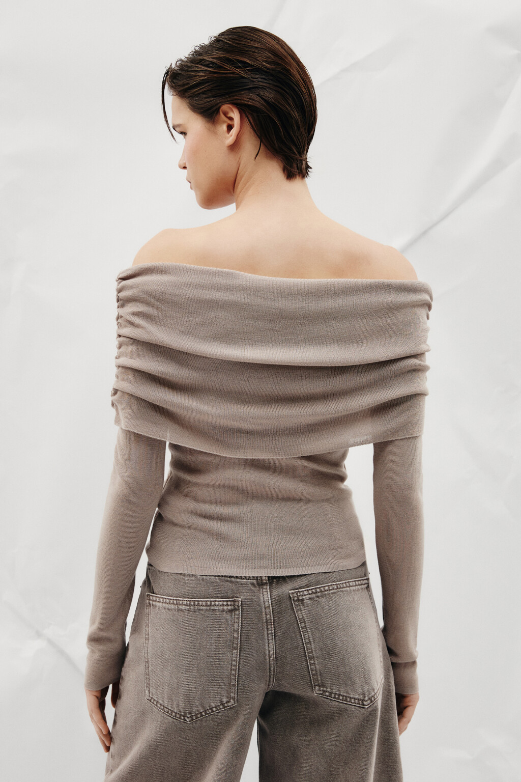 Джемпер из лиоцелла с открытыми плечами - цвет бежевый - 5