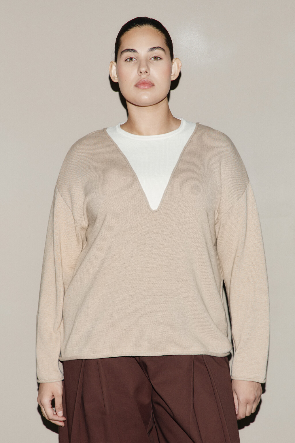 Джемпер вязаный оверсайз с имитацией второго слоя - цвет бежевый - 2