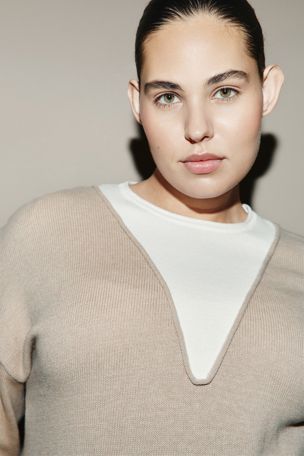 Джемпер вязаный оверсайз с имитацией второго слоя - цвет бежевый - 5