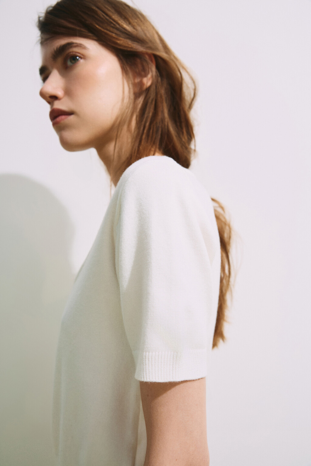 Футболка вязаная с кружевной отделкой - цвет молочный - 6
