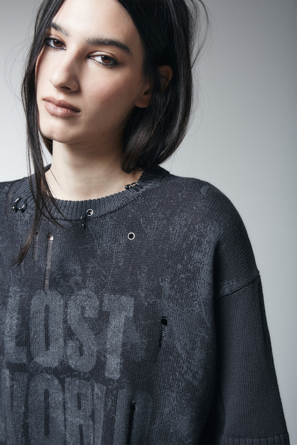 Футболка вязаная рваная с пирсингом - цвет серый - 6