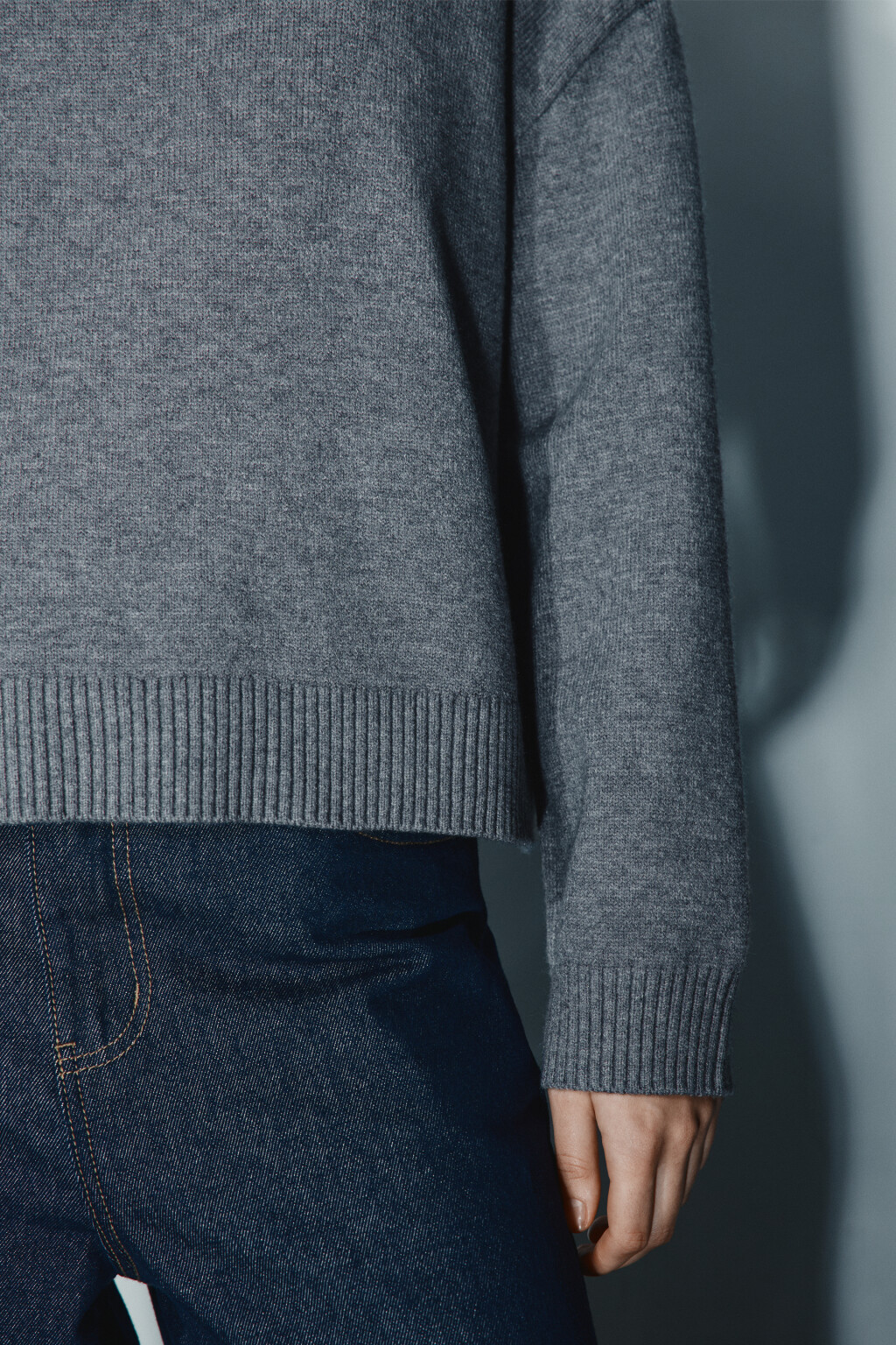 Джемпер на молнии с воротником - цвет серый - 6