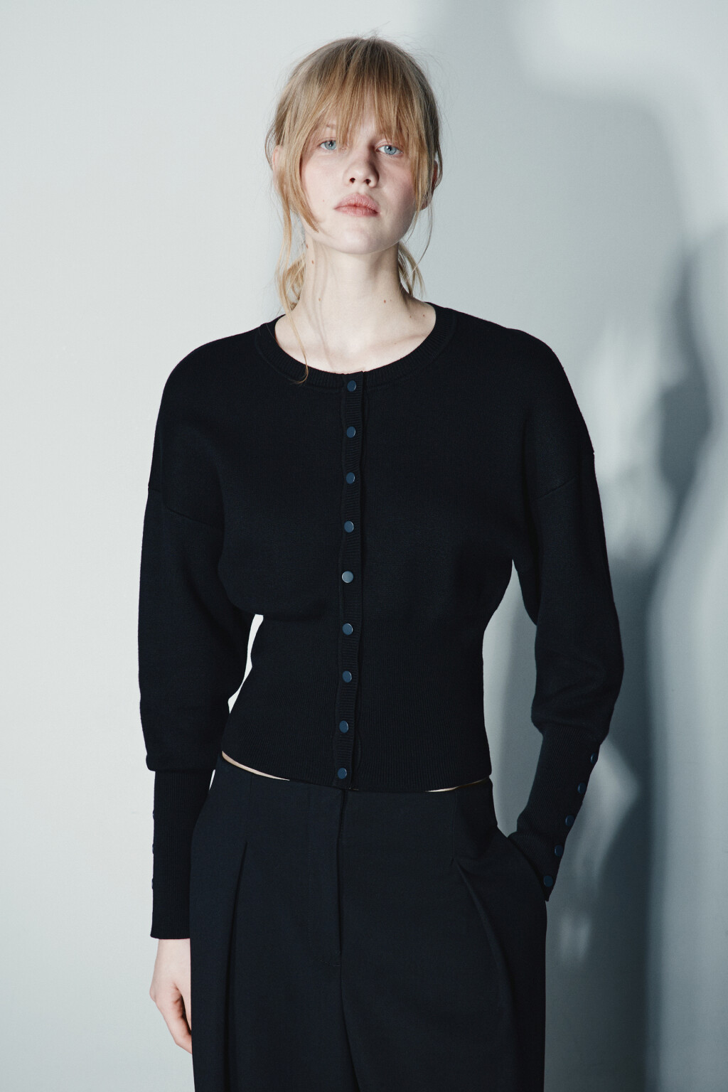Кардиган вязаный на кнопках - цвет черный - 3
