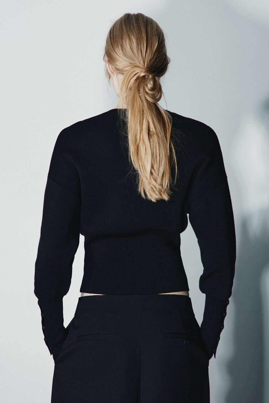 Кардиган вязаный на кнопках - цвет черный - 4