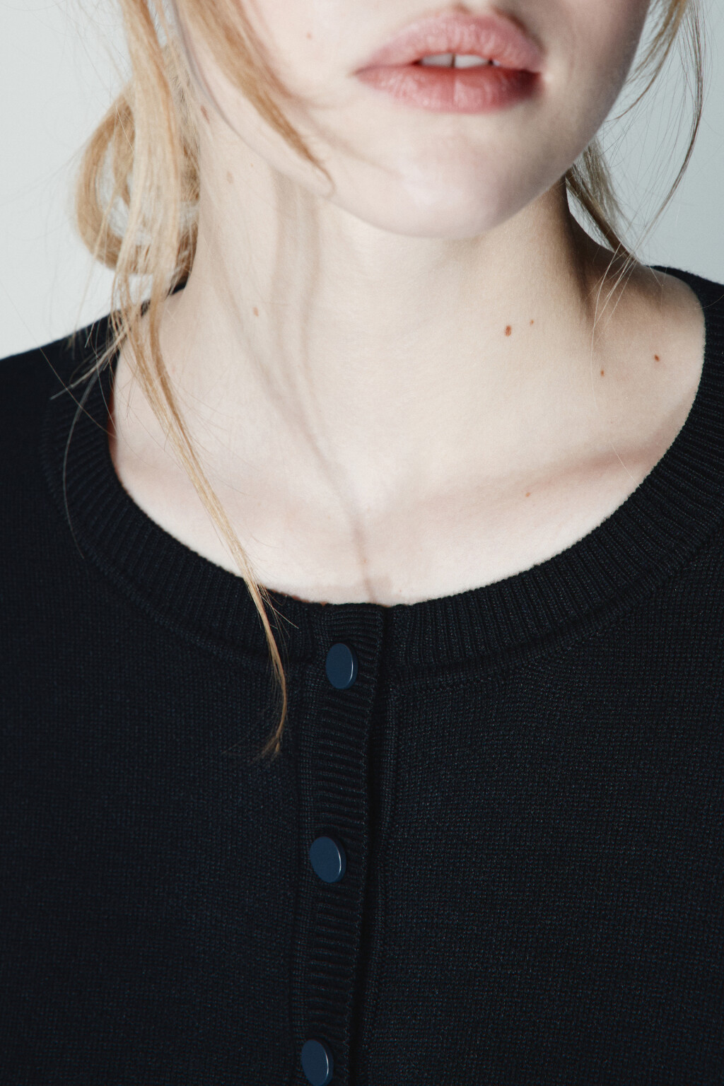 Кардиган вязаный на кнопках - цвет черный - 6