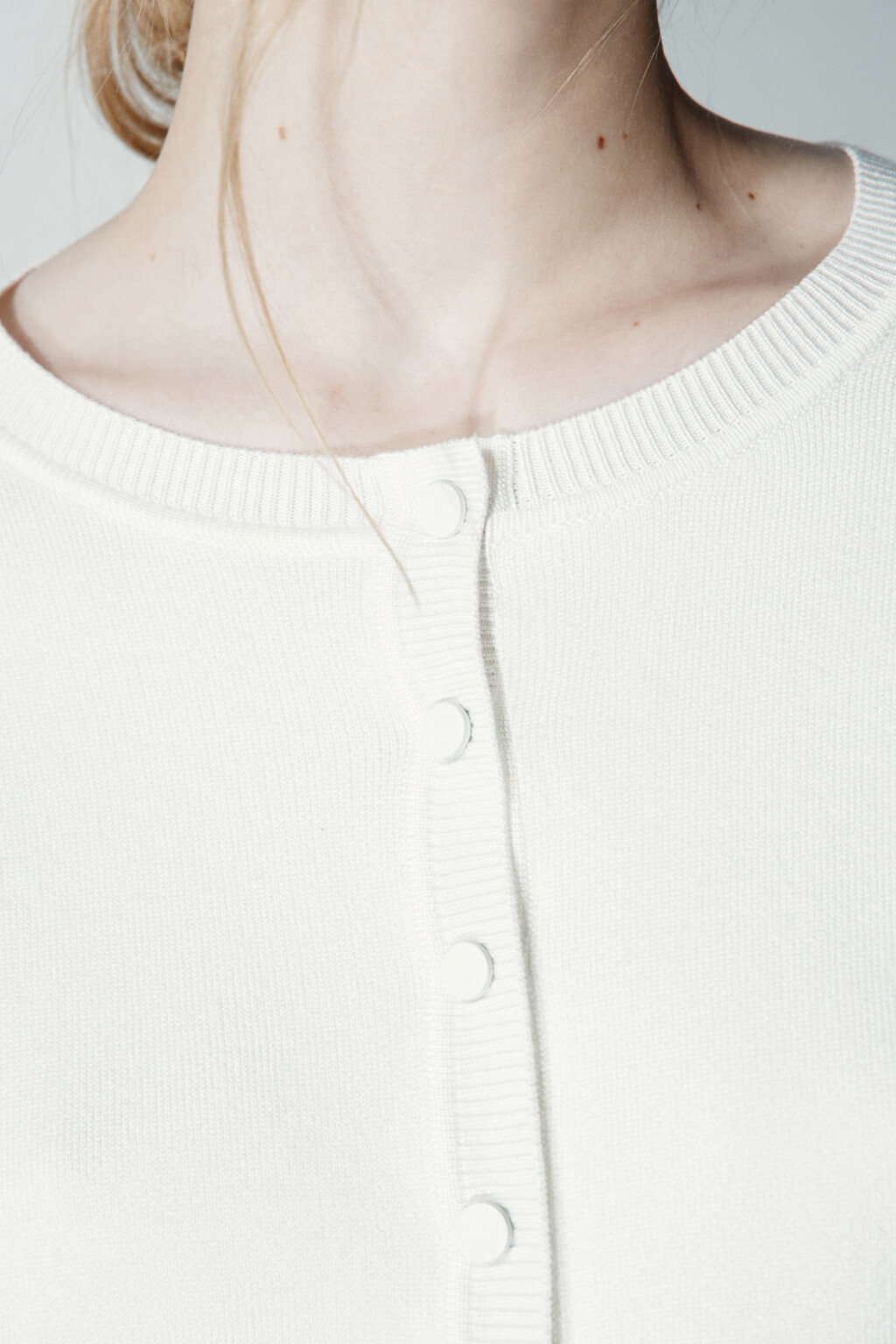 Кардиган вязаный на кнопках - цвет молочный - 5