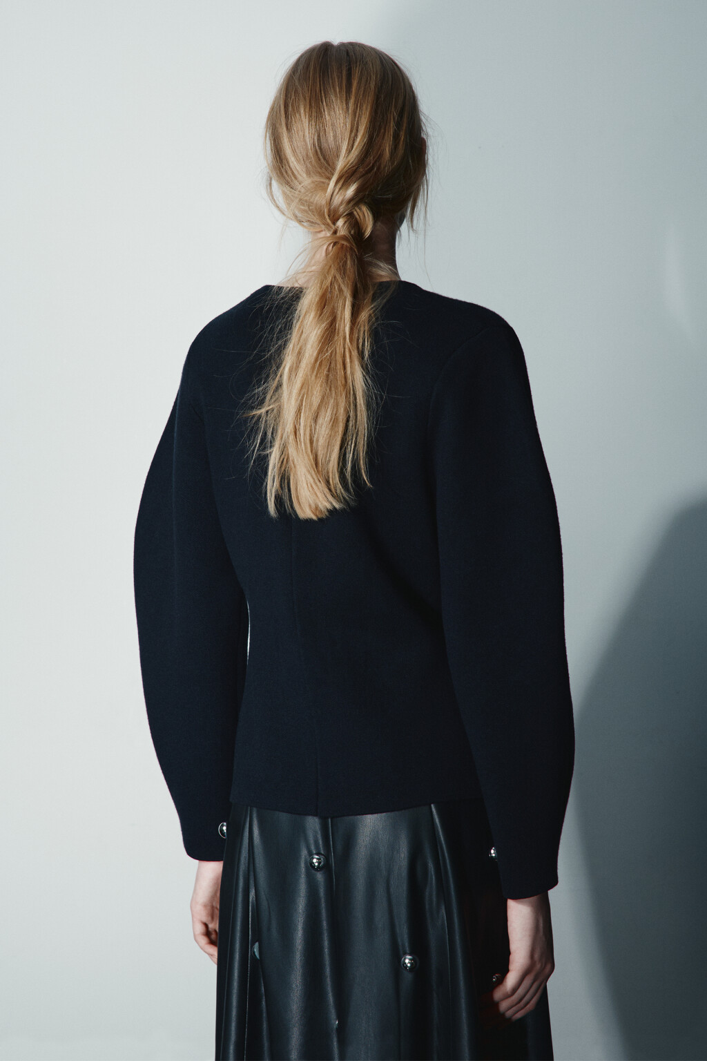 Кардиган жаккардовый с бусинами - цвет черный - 4