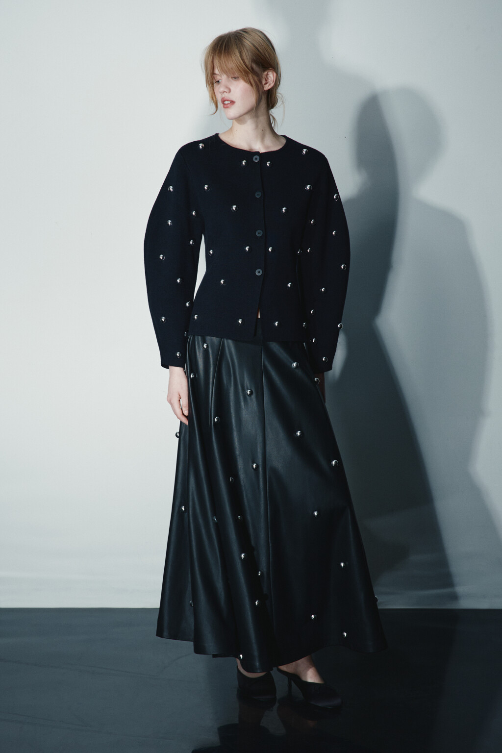 Кардиган жаккардовый с бусинами - цвет черный - 5