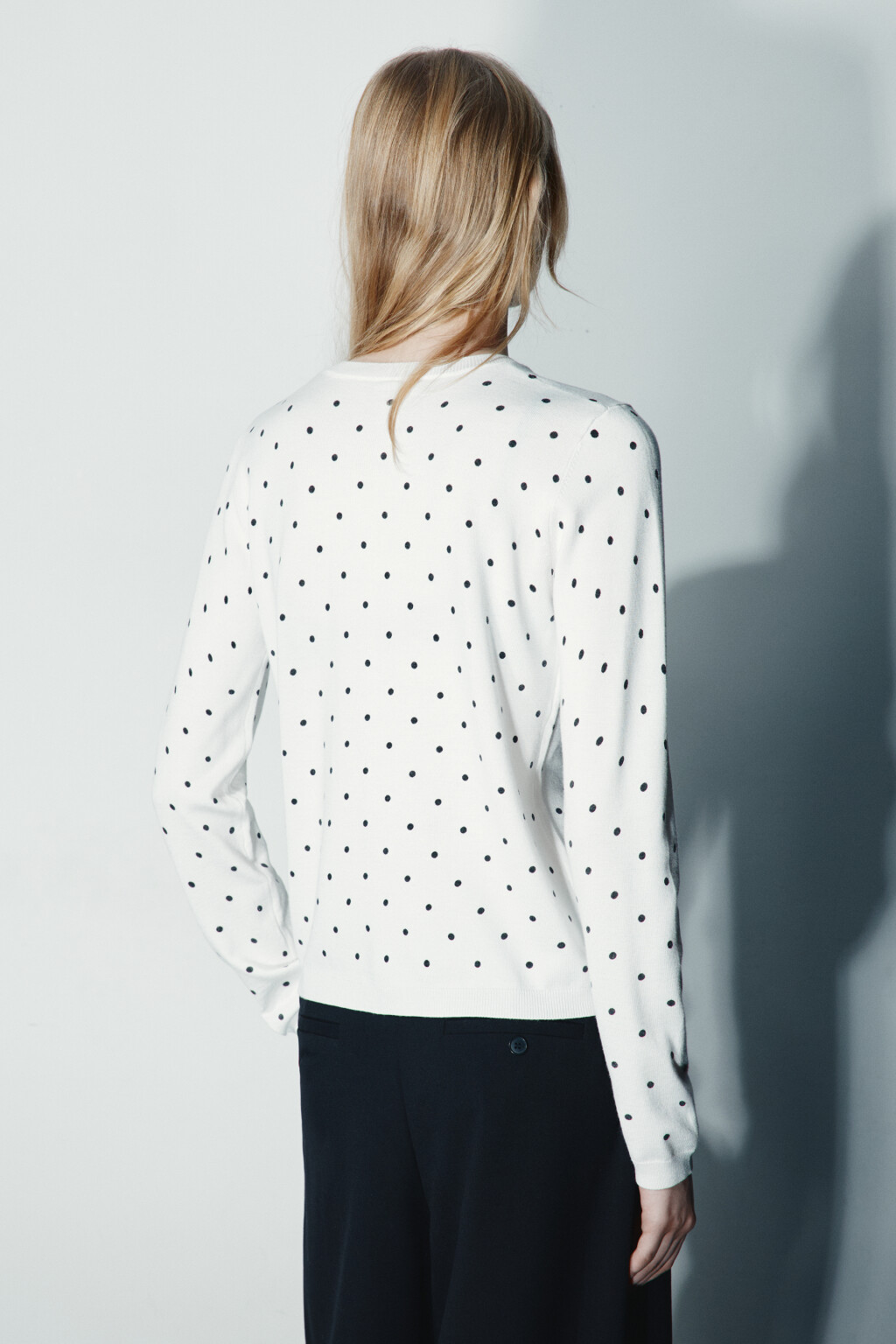 Кардиган в горошек с имитацией второго слоя - цвет белый - 6