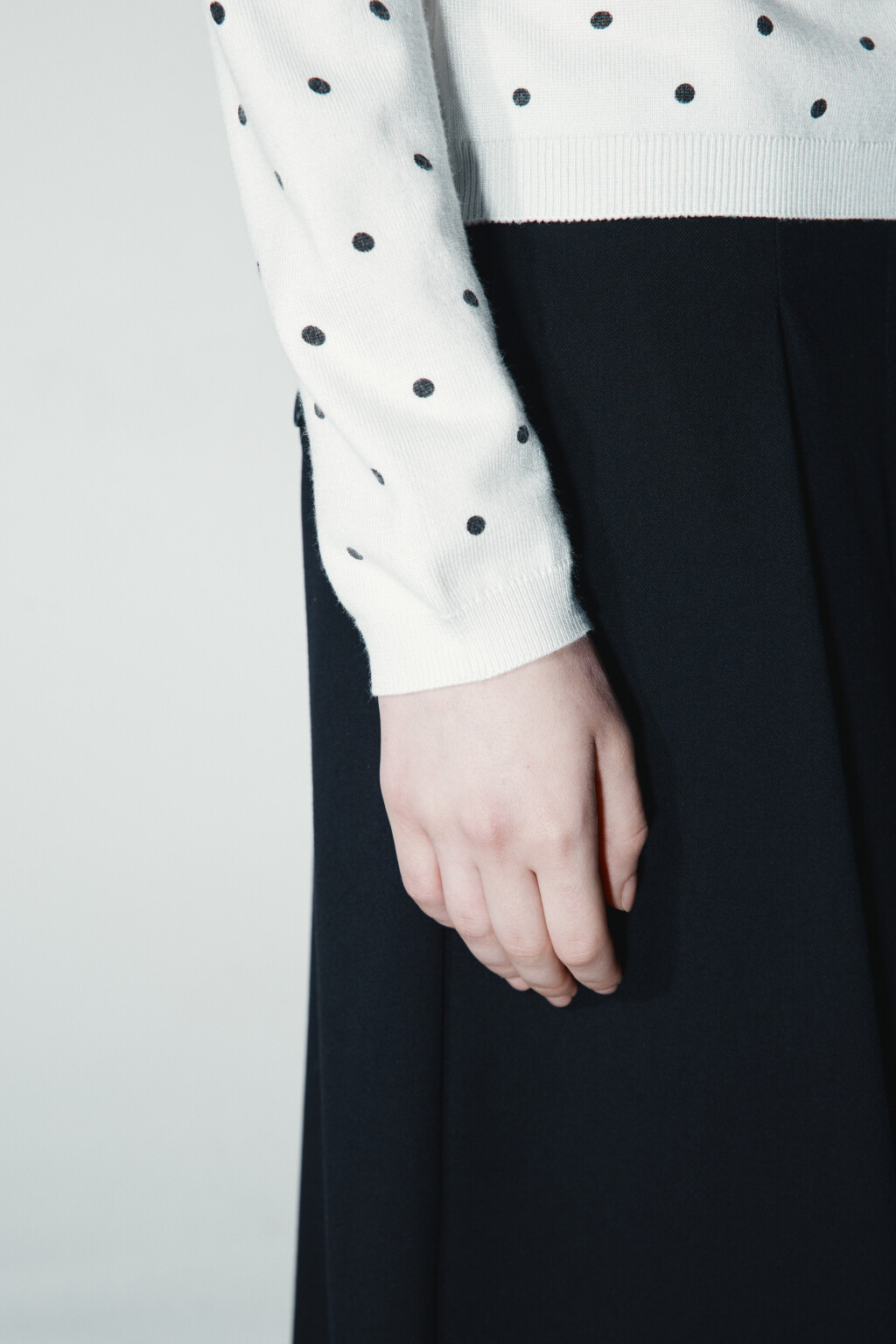 Кардиган в горошек с имитацией второго слоя - цвет белый - 9