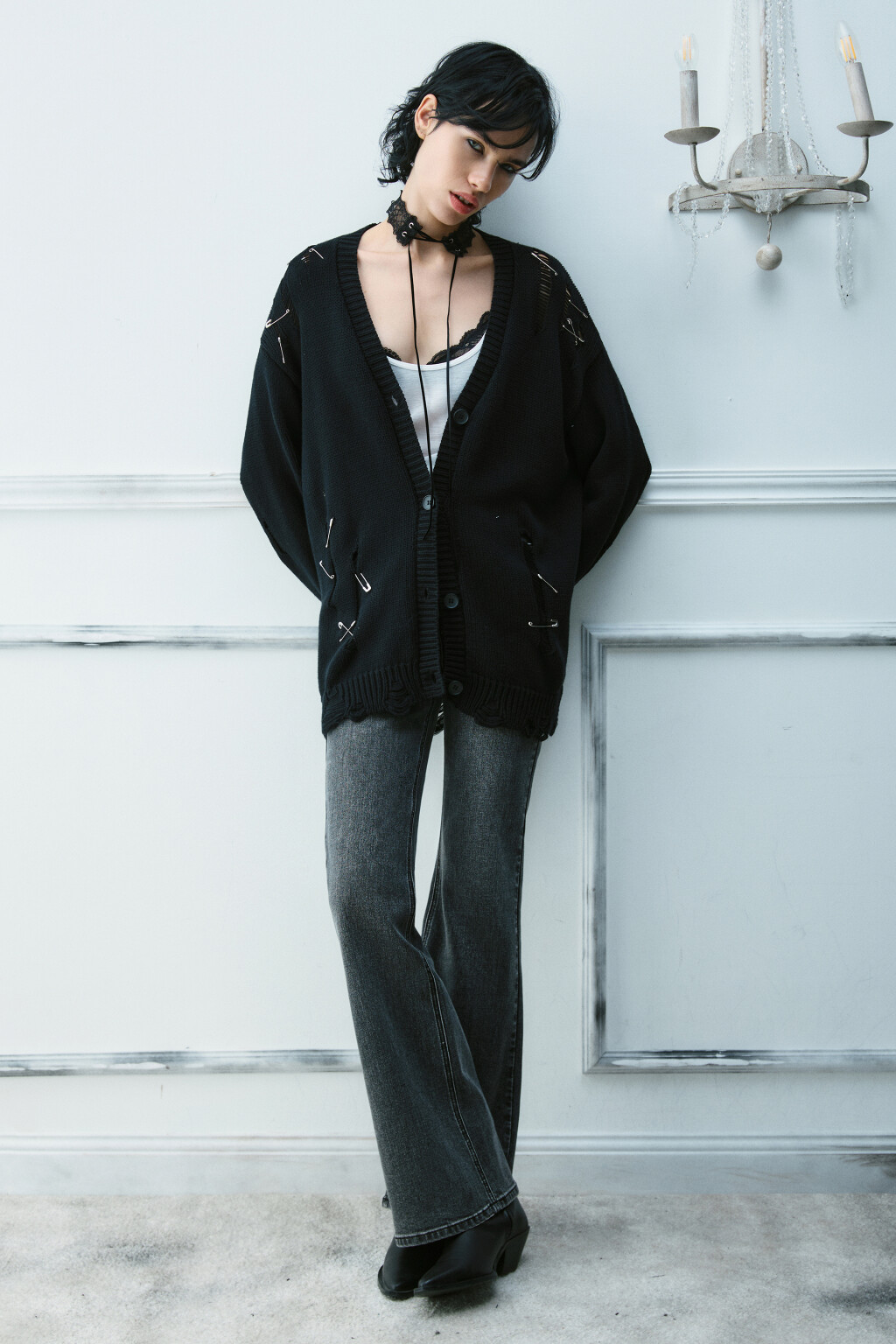 Кардиган удлиненный с декоративными булавками - цвет черный - 4