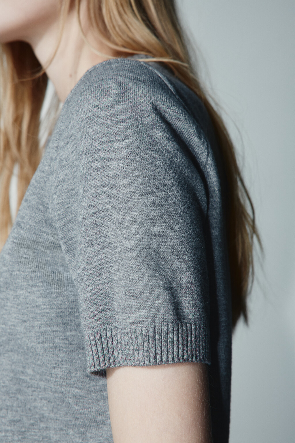 Джемпер вязаный с коротким руковом - цвет серый - 7