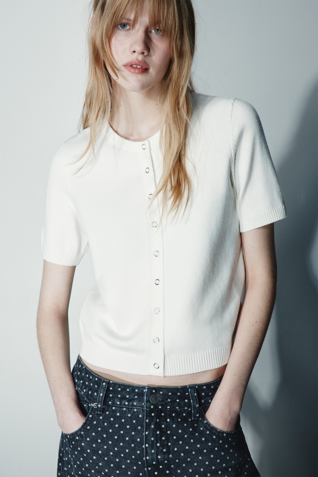 Джемпер вязаный с коротким руковом - цвет молочный - 1