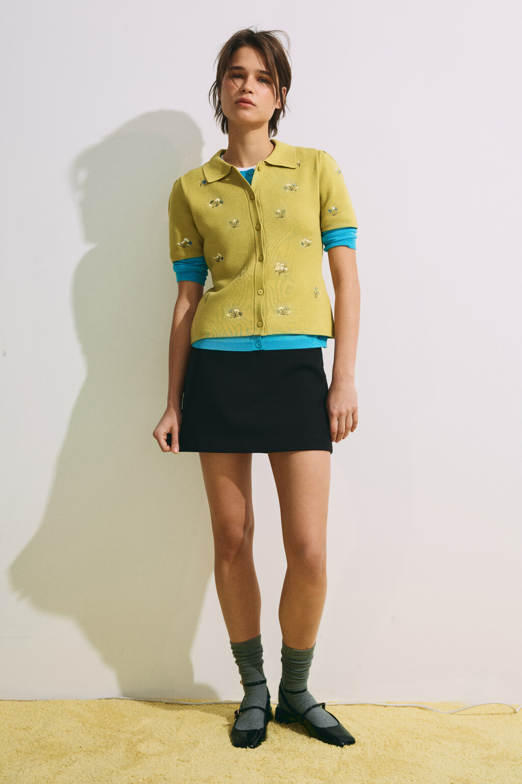 Футболка-поло вязаная из вискозы с вышивкой - цвет зеленый - 4