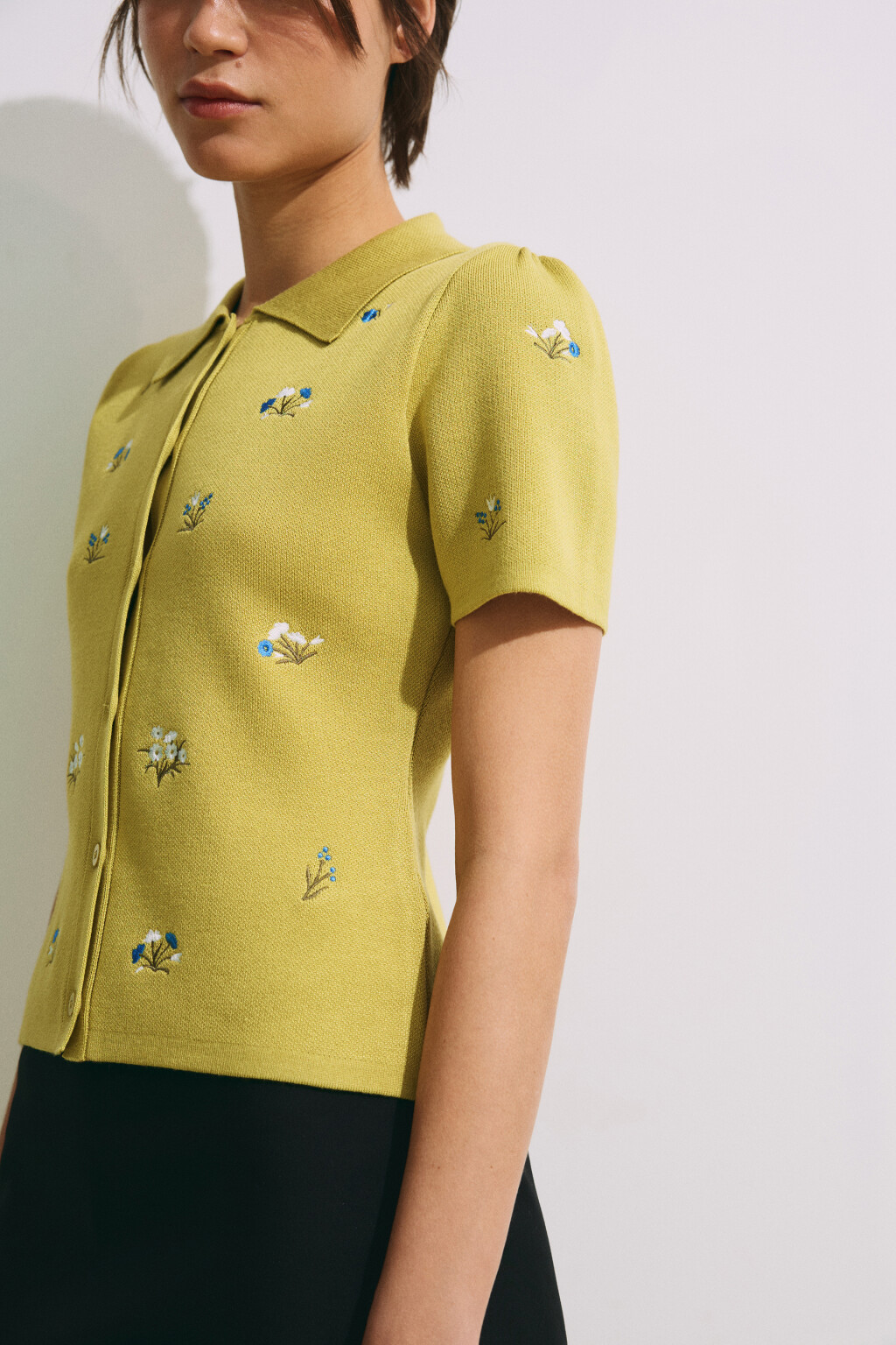 Футболка-поло вязаная из вискозы с вышивкой - цвет зеленый - 6