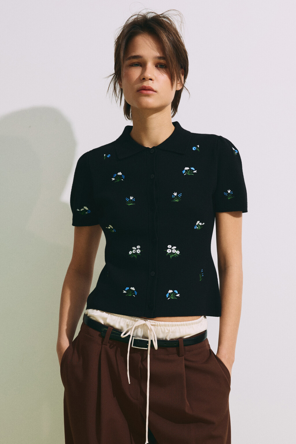 Футболка-поло вязаная из вискозы с вышивкой - цвет черный - 3