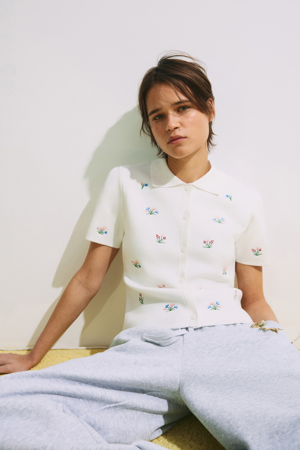 Футболка-поло жаккардовая на пуговицах с вышивкой - цвет молочный - 2