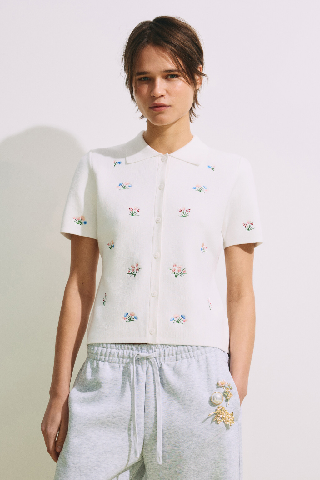 Футболка-поло жаккардовая на пуговицах с вышивкой - цвет молочный - 3