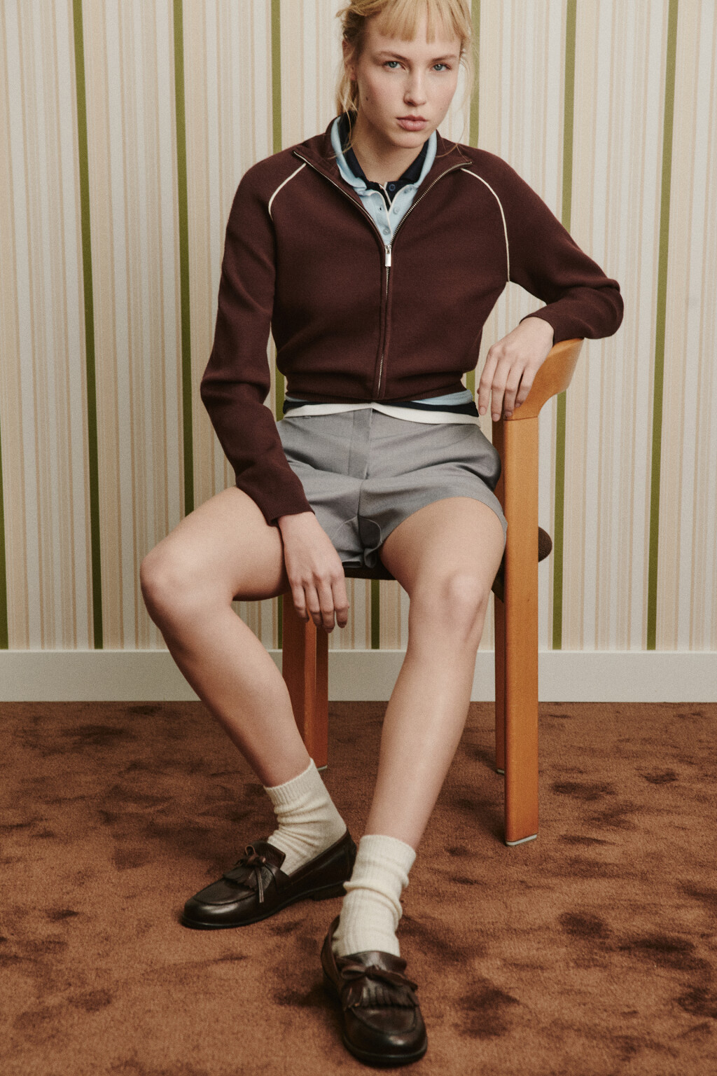 Джемпер вязаный на молнии с контрастными швами - цвет коричневый - 1