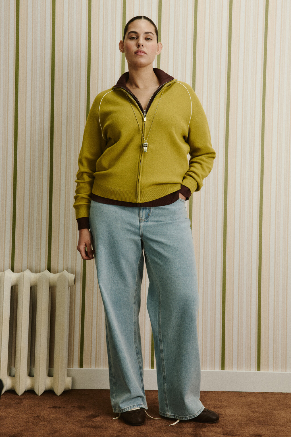 Джемпер вязаный на молнии с контрастными швами - цвет зеленый - 5