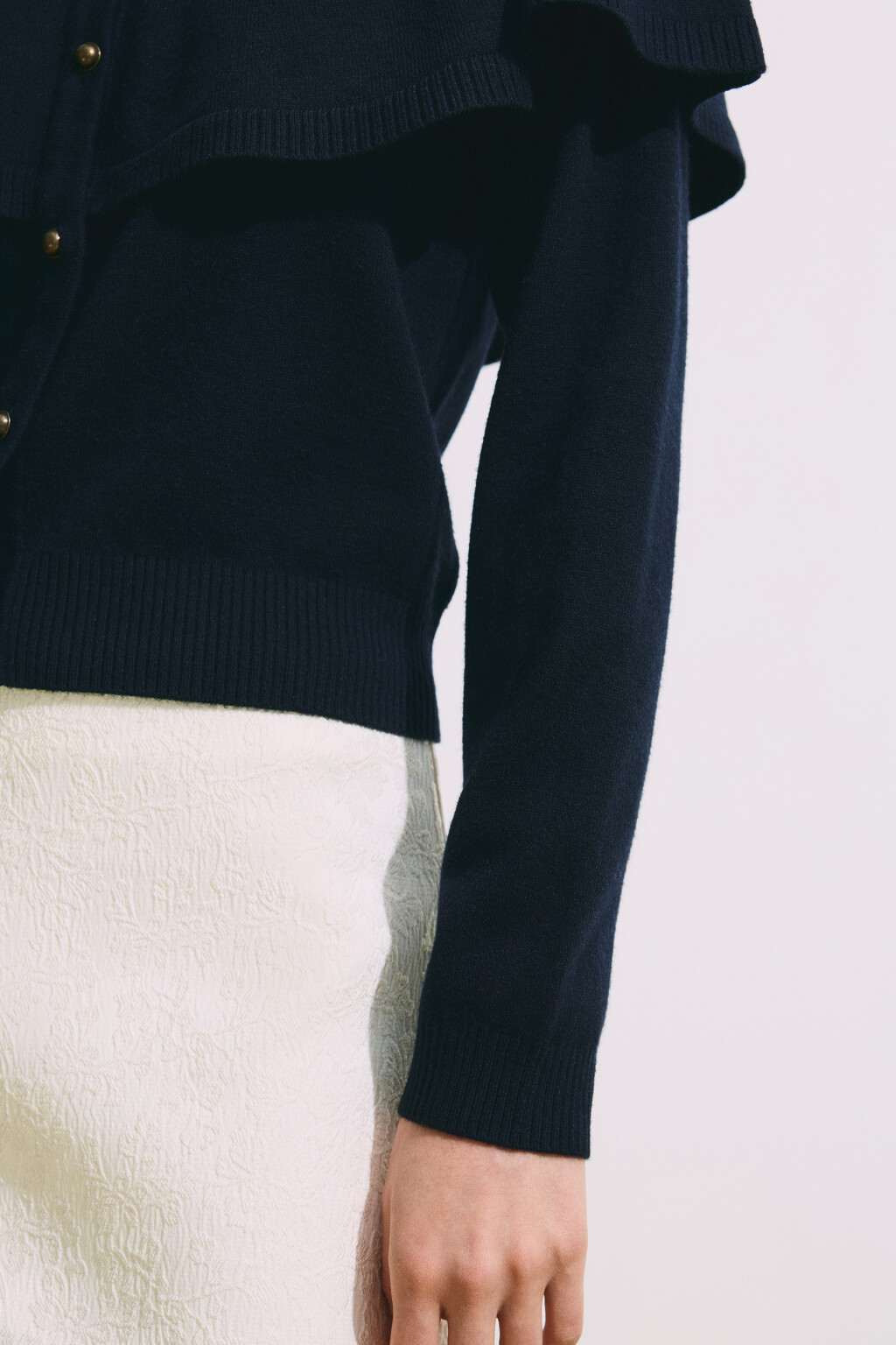 Кардиган вязаный с кейпом - цвет синий - 7
