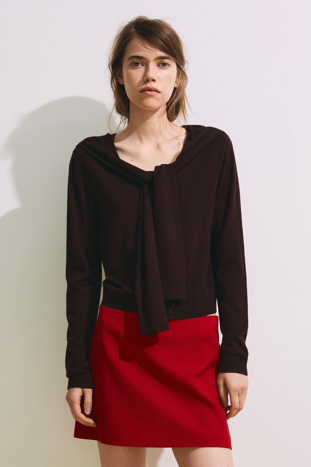 Кардиган вязаный с декоративными завязанными рукавами - цвет коричневый - 4