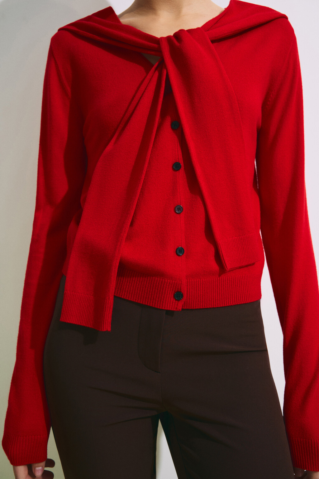 Кардиган вязаный с декоративными завязанными рукавами - цвет красный - 5