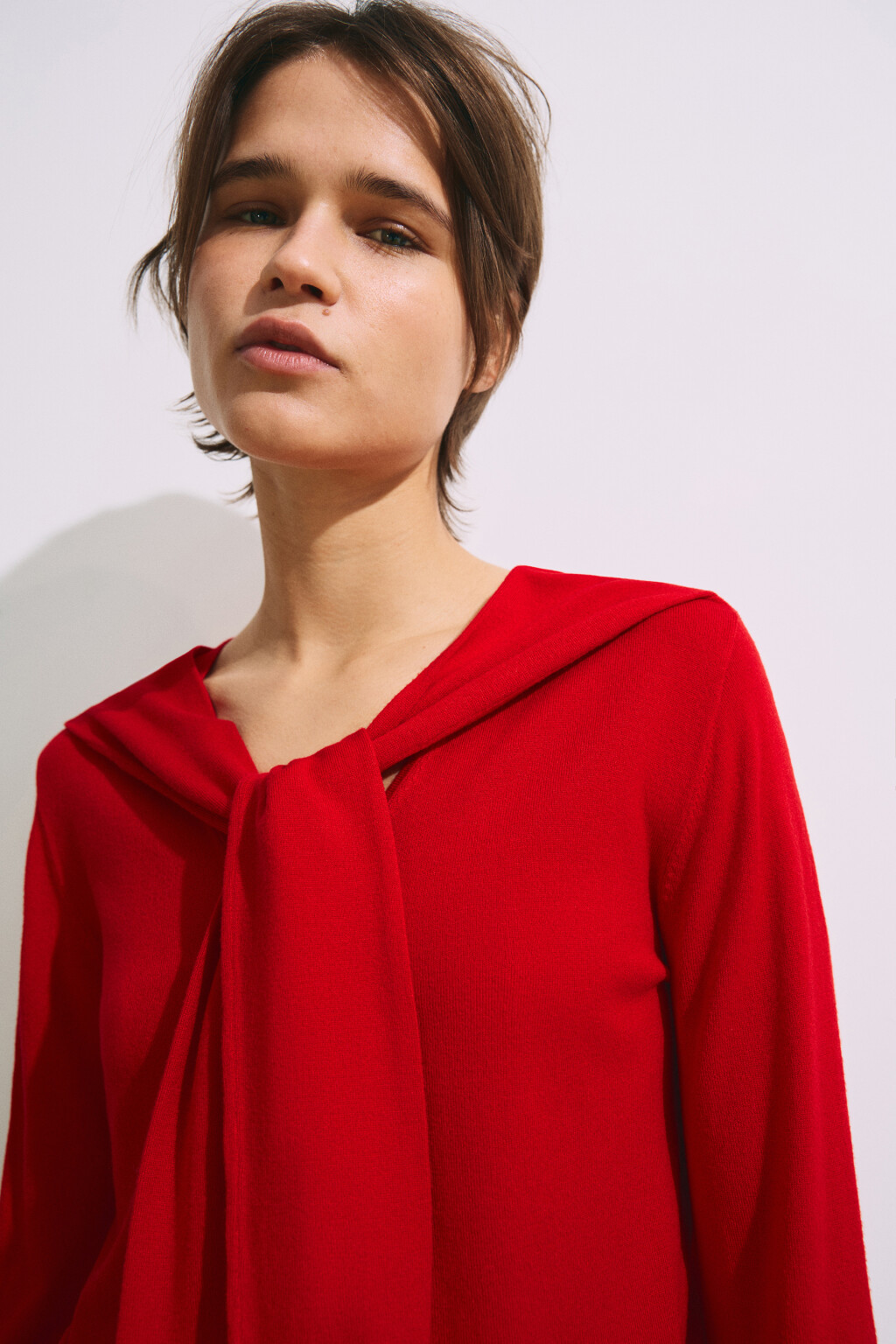 Кардиган вязаный с декоративными завязанными рукавами - цвет красный - 6