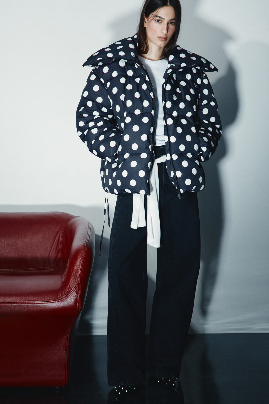 Куртка стеганая в горошек с утяжками - цвет черный - 2