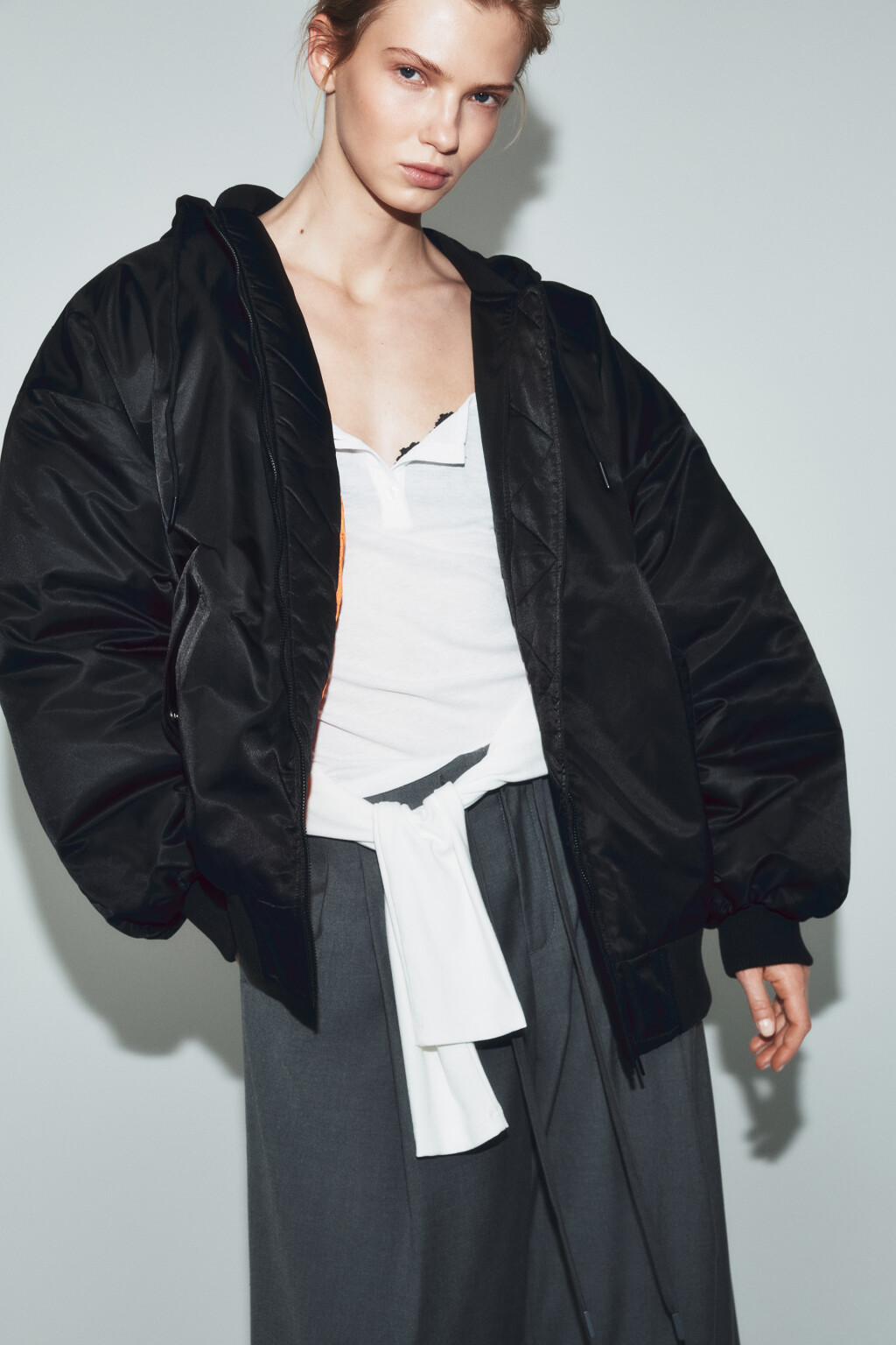 Куртка-бомбер с капюшоном утепленная - цвет черный - 2