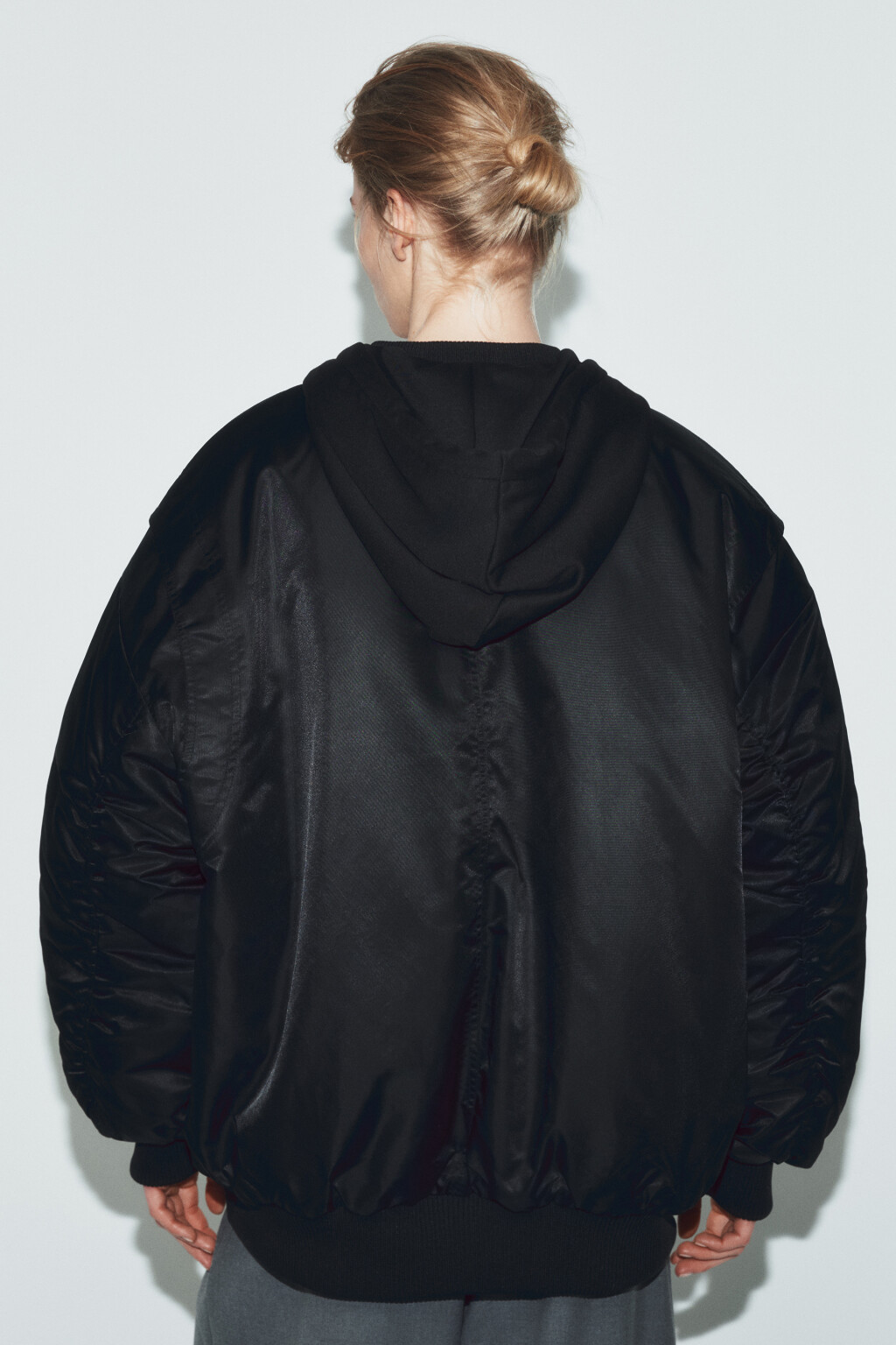 Куртка-бомбер с капюшоном утепленная - цвет черный - 4