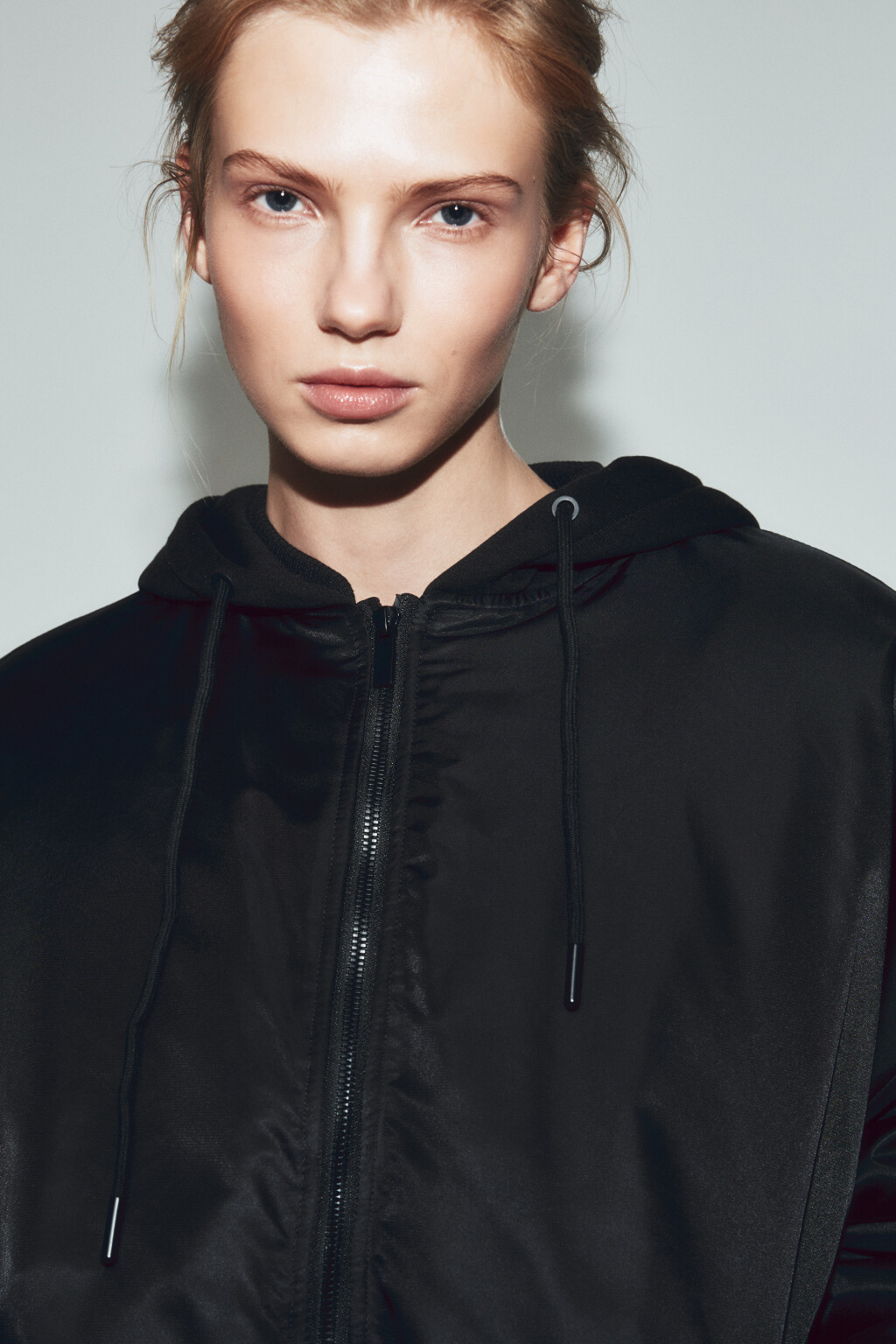 Куртка-бомбер с капюшоном утепленная - цвет черный - 6