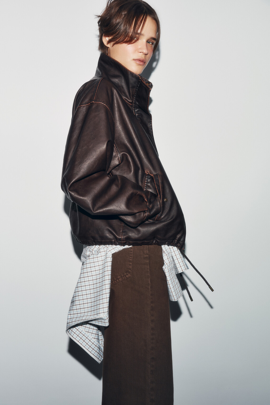 Куртка с кожаной фактурой без капюшона утепленная - цвет коричневый - 1