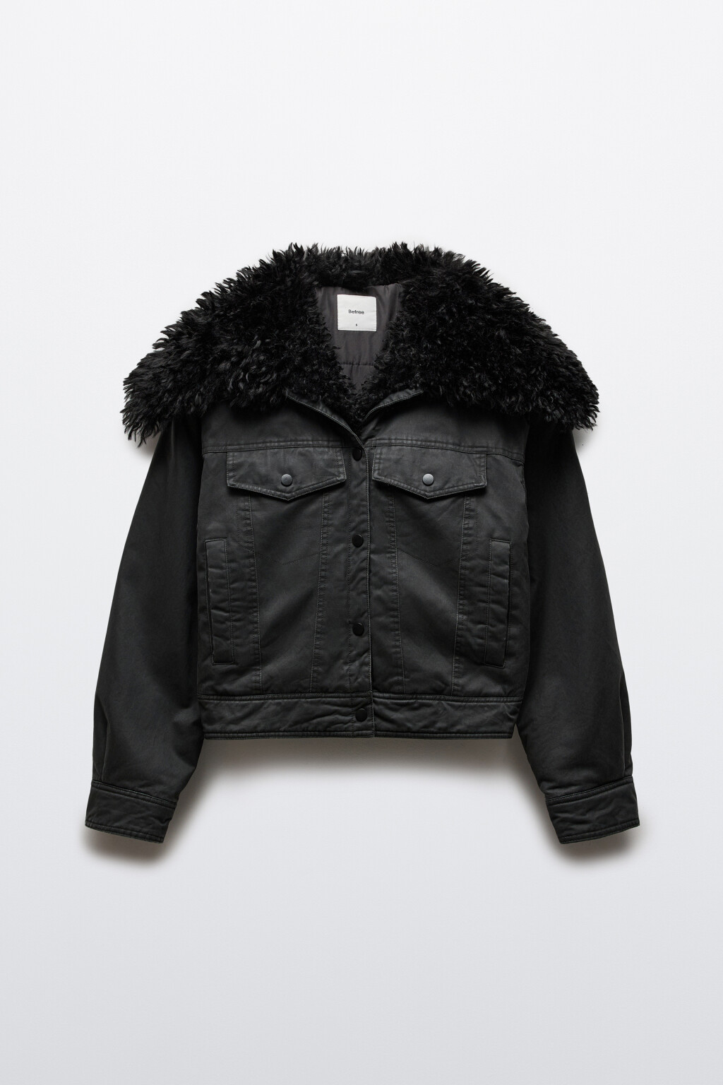 Куртка с кожаной фактурой и меховой оторочкой - цвет черный - 9