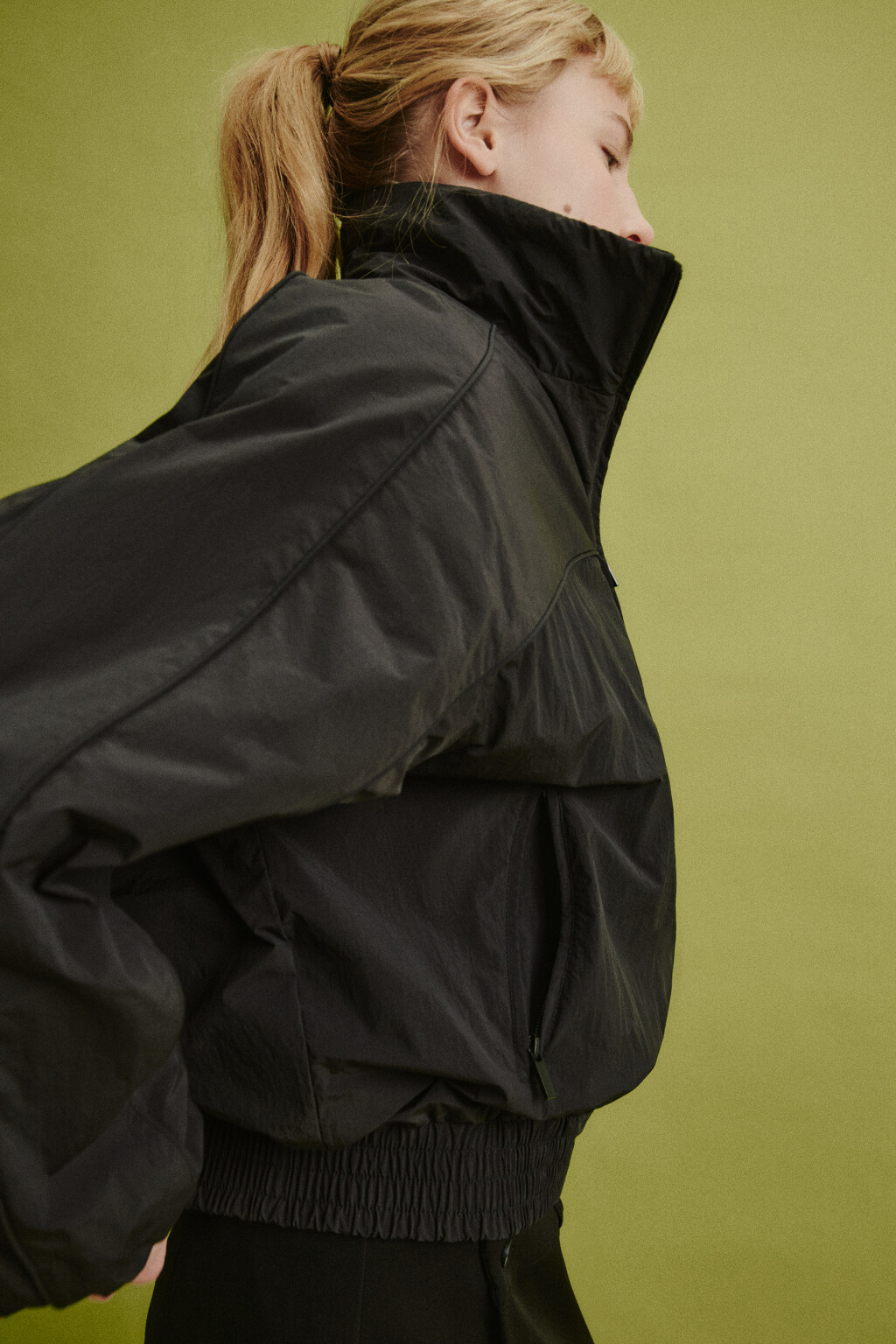 Куртка укороченная с воротником-стойкой - цвет черный - 2