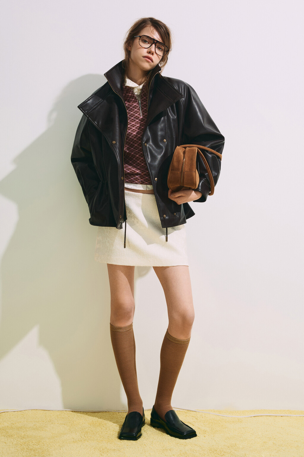 Куртка с кожаной фактурой на кулиске без капюшона - цвет коричневый - 5