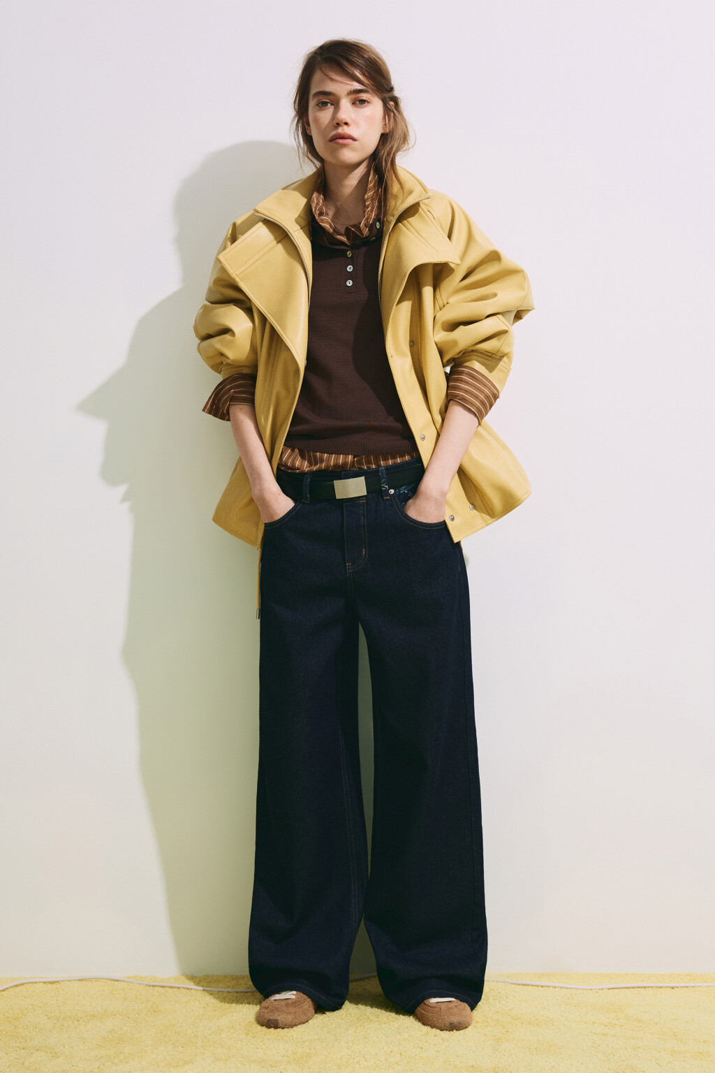 Куртка с кожаной фактурой на кулиске без капюшона - цвет желтый - 5