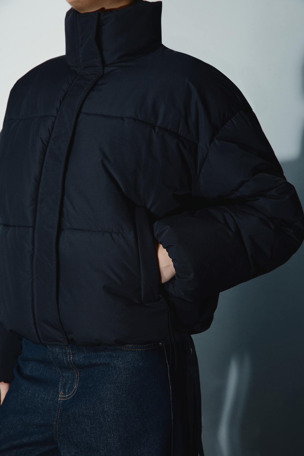 Куртка стеганая с утяжками - цвет черный - 6