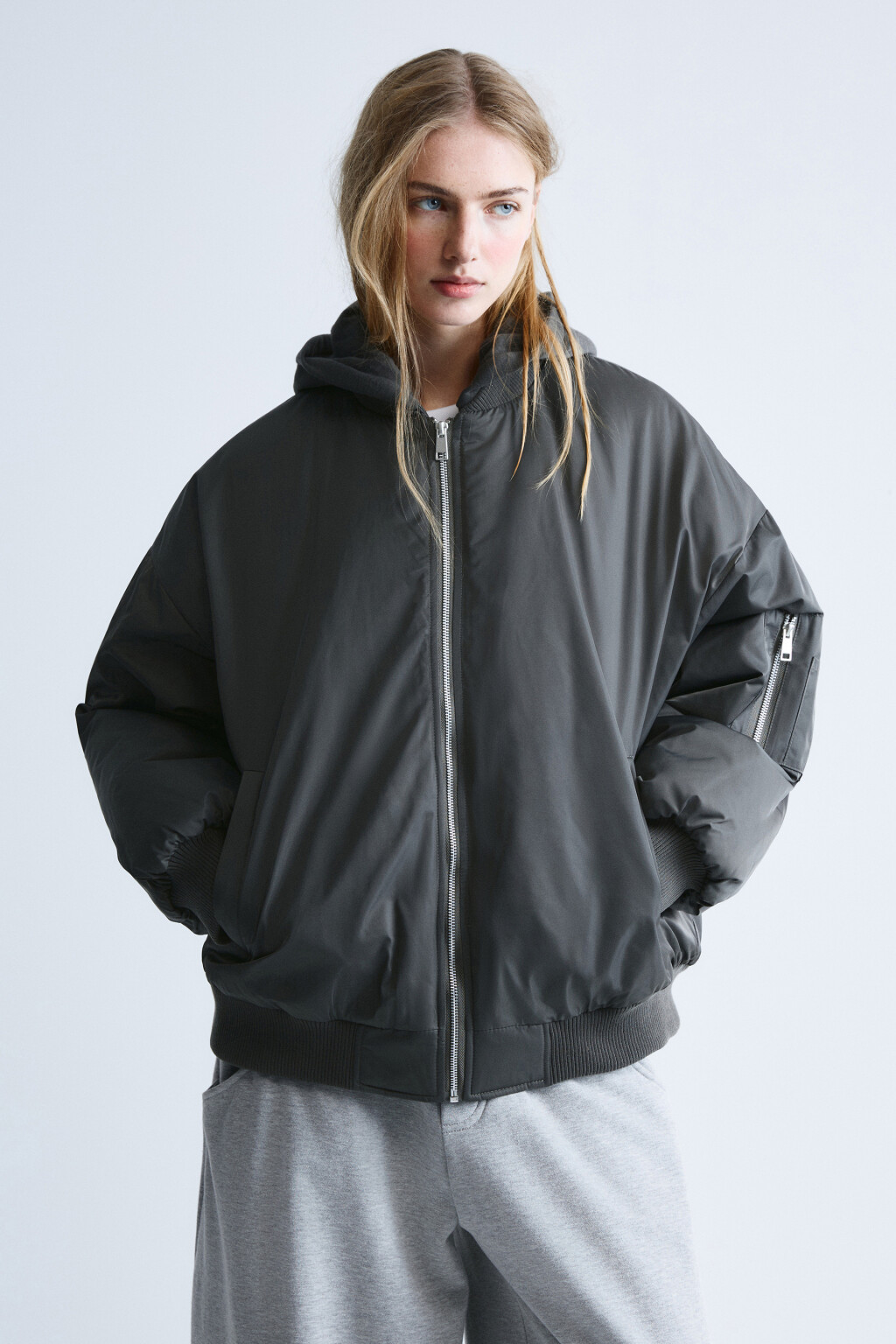 Куртка-бомбер oversize с капюшоном - цвет зеленый - 3