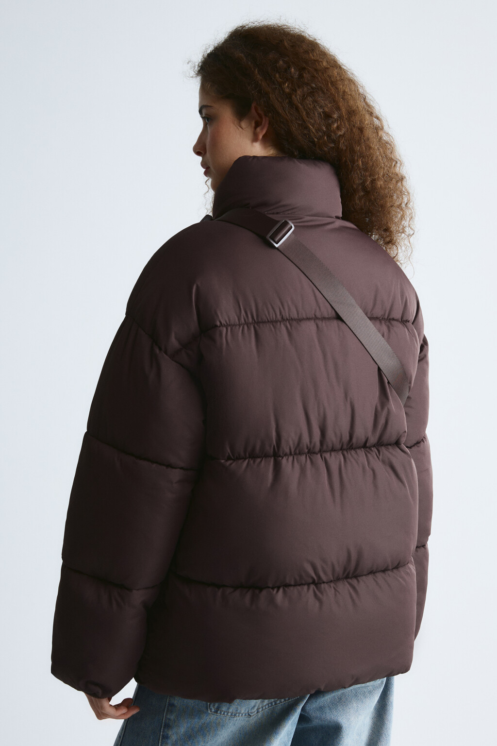 Куртка стеганая с воротником-стойкой и сумкой - цвет коричневый - 3