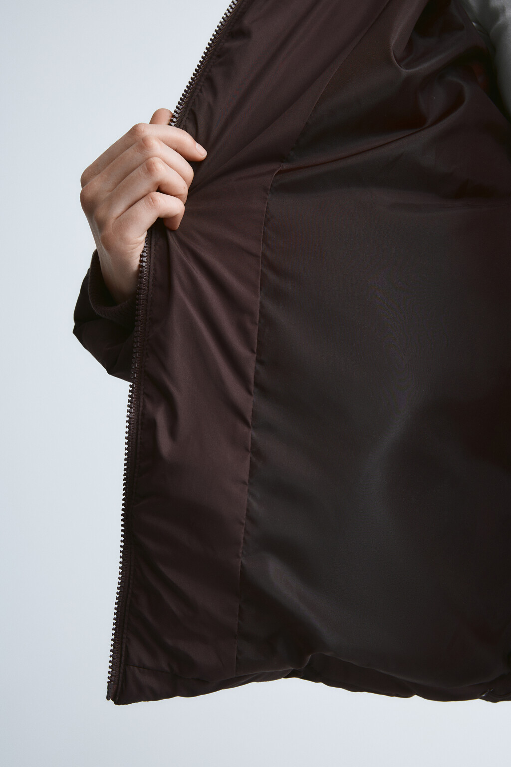 Куртка стеганая с воротником-стойкой и сумкой - цвет коричневый - 7