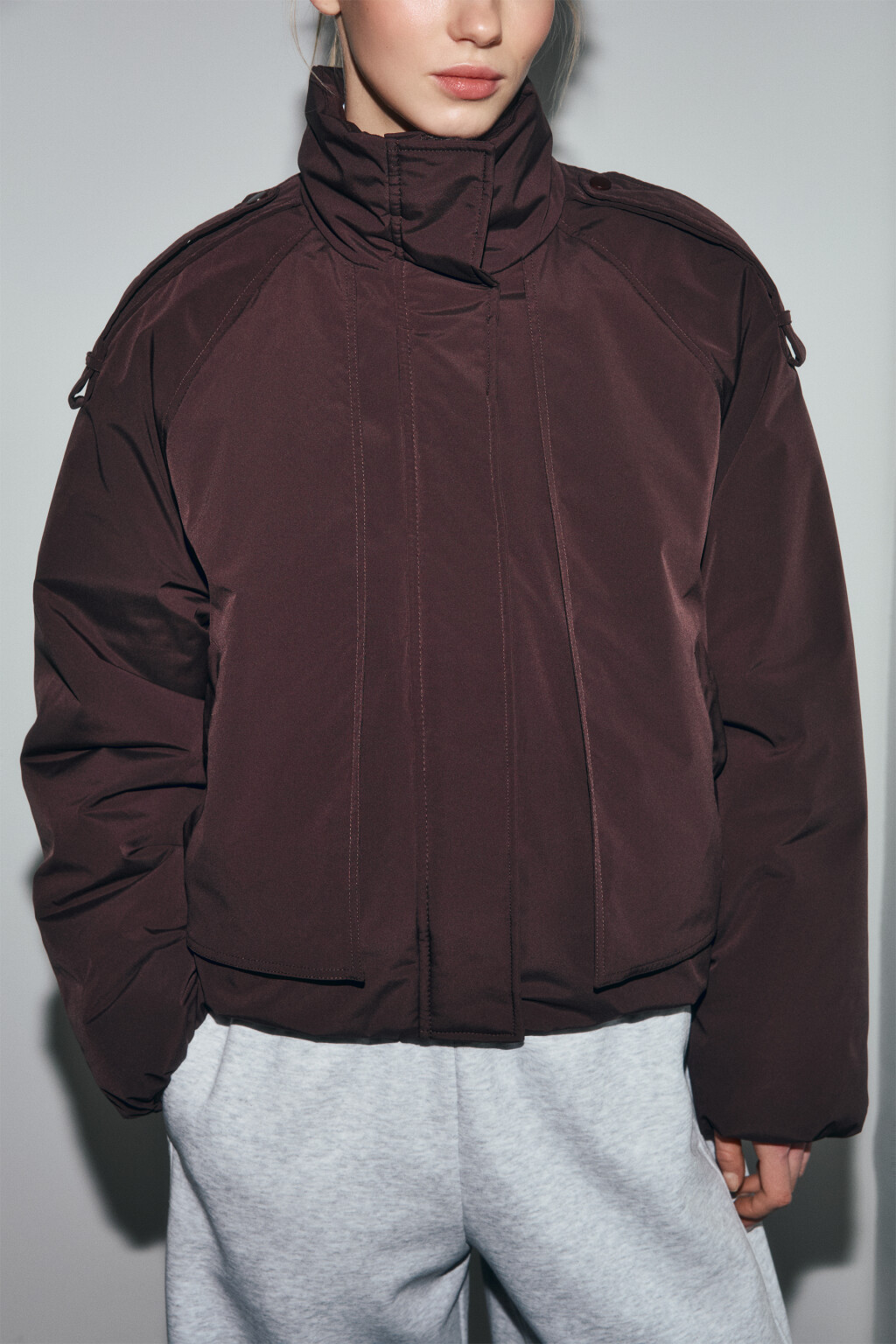 Куртка короткая утепленная с воротником-стойкой - цвет коричневый - 6