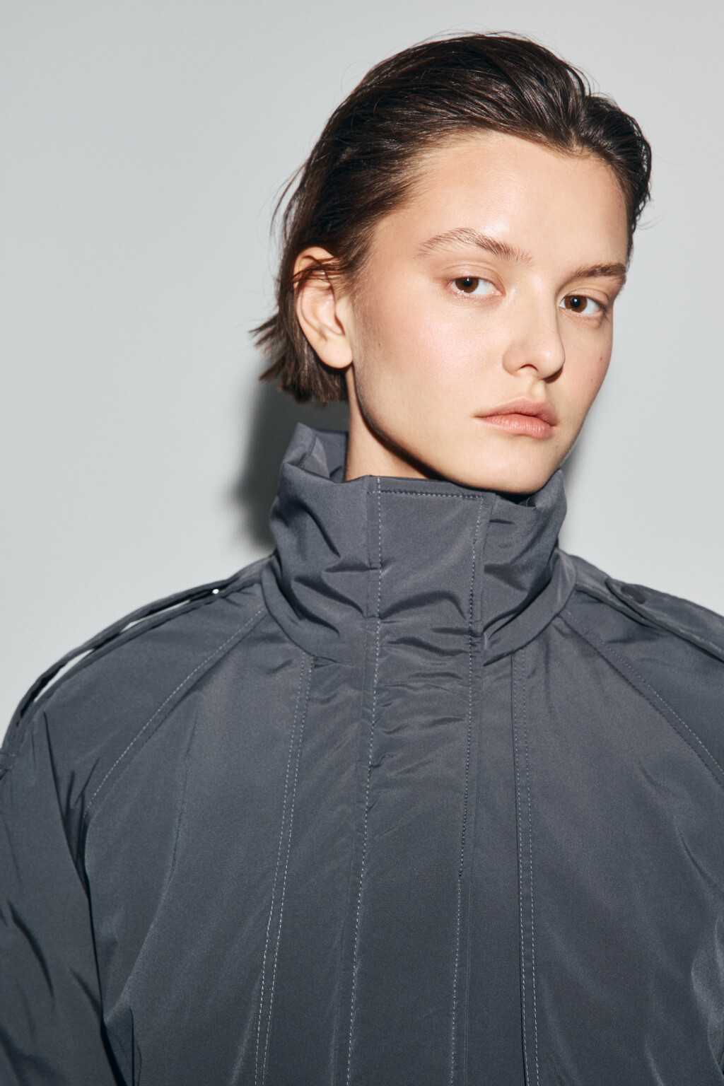 Куртка короткая утепленная с воротником-стойкой - цвет серый - 6