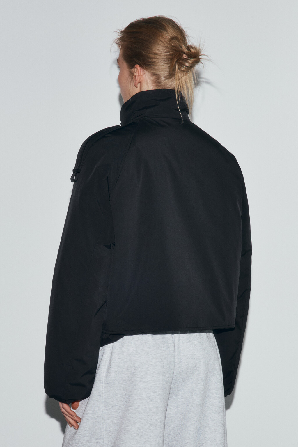 Куртка короткая утепленная с воротником-стойкой - цвет черный - 3