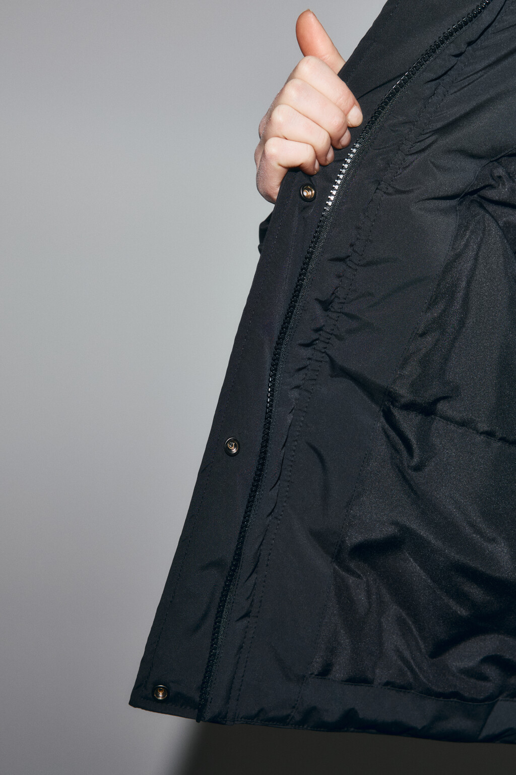 Куртка короткая утепленная с воротником-стойкой - цвет черный - 7