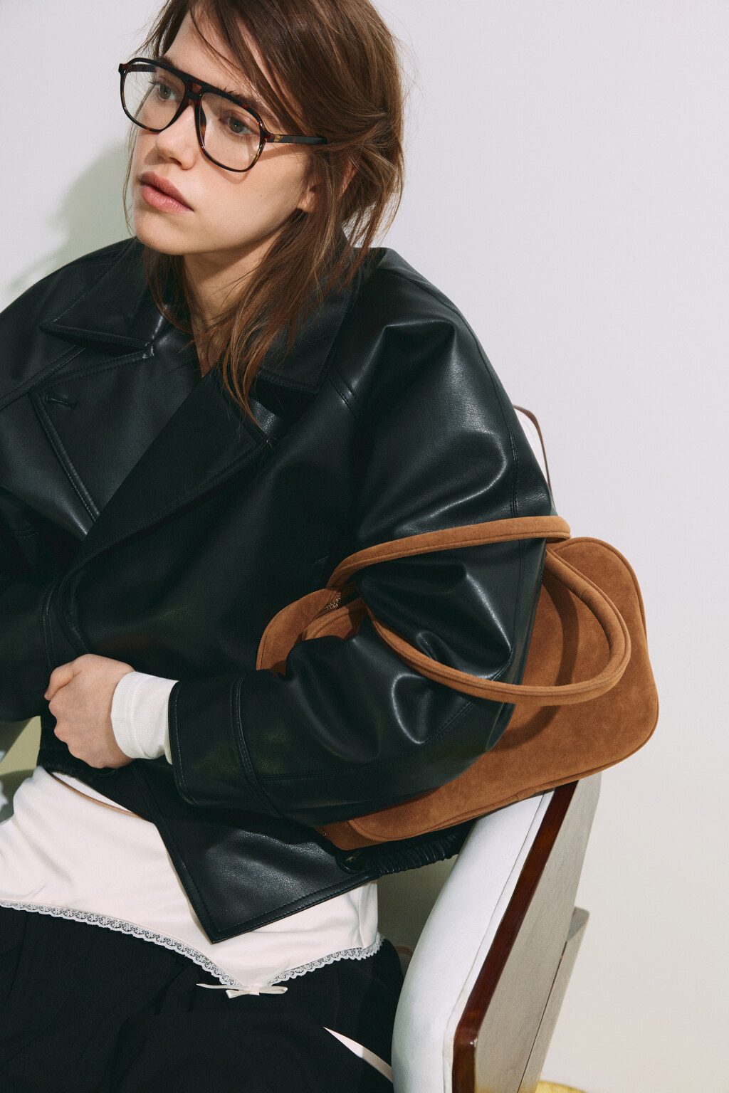 Куртка с кожаной фактурой с утеплением на пуговицах - цвет черный - 2