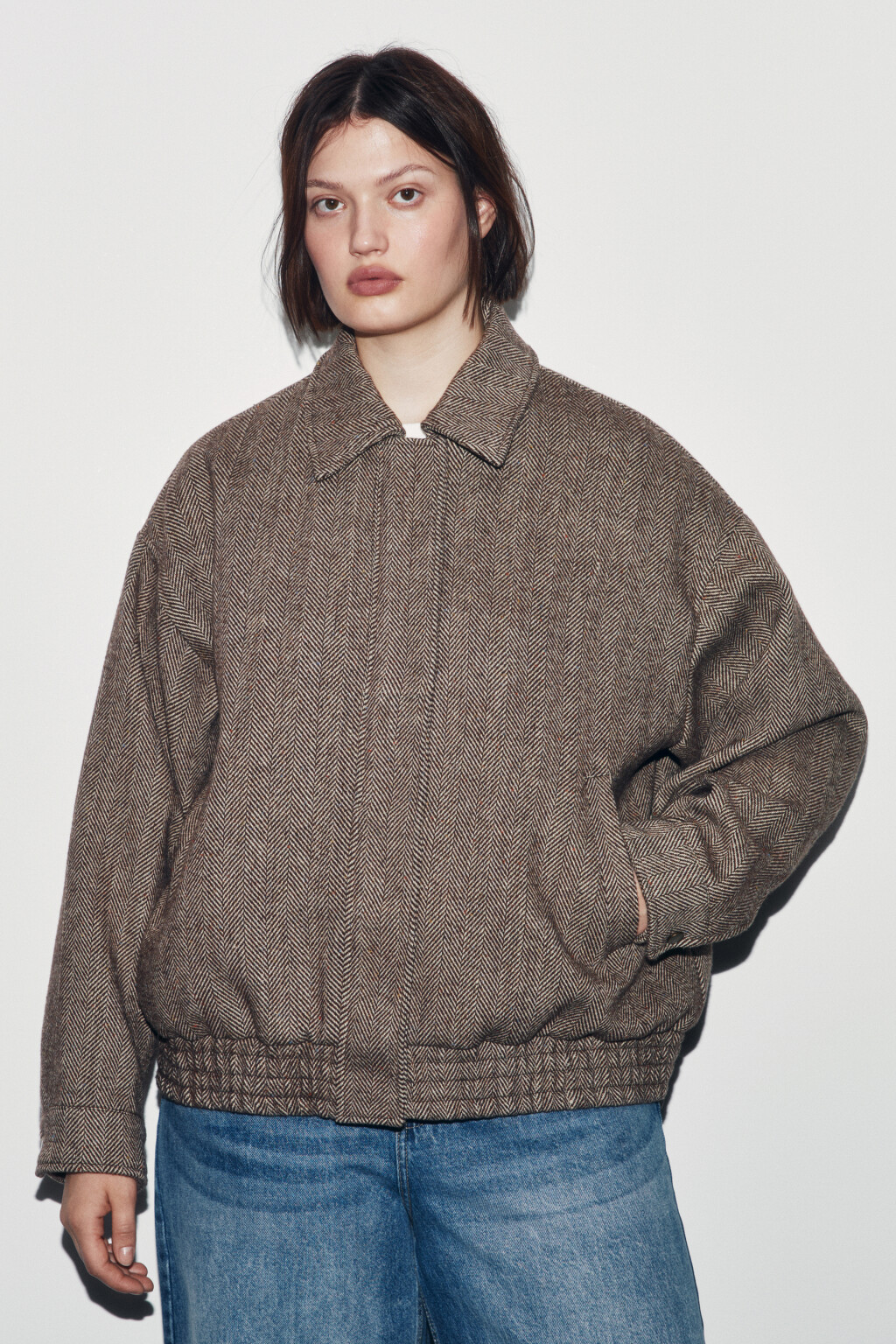 Куртка-бомбер драповая в елочку - цвет бежевый - 2